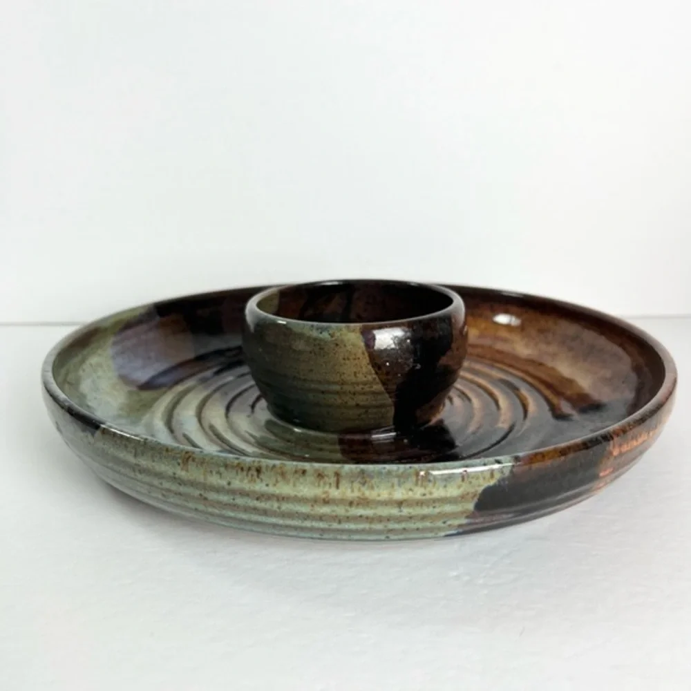 Artist‎ made Pottery Chip & Dip bowl one piece Signed art